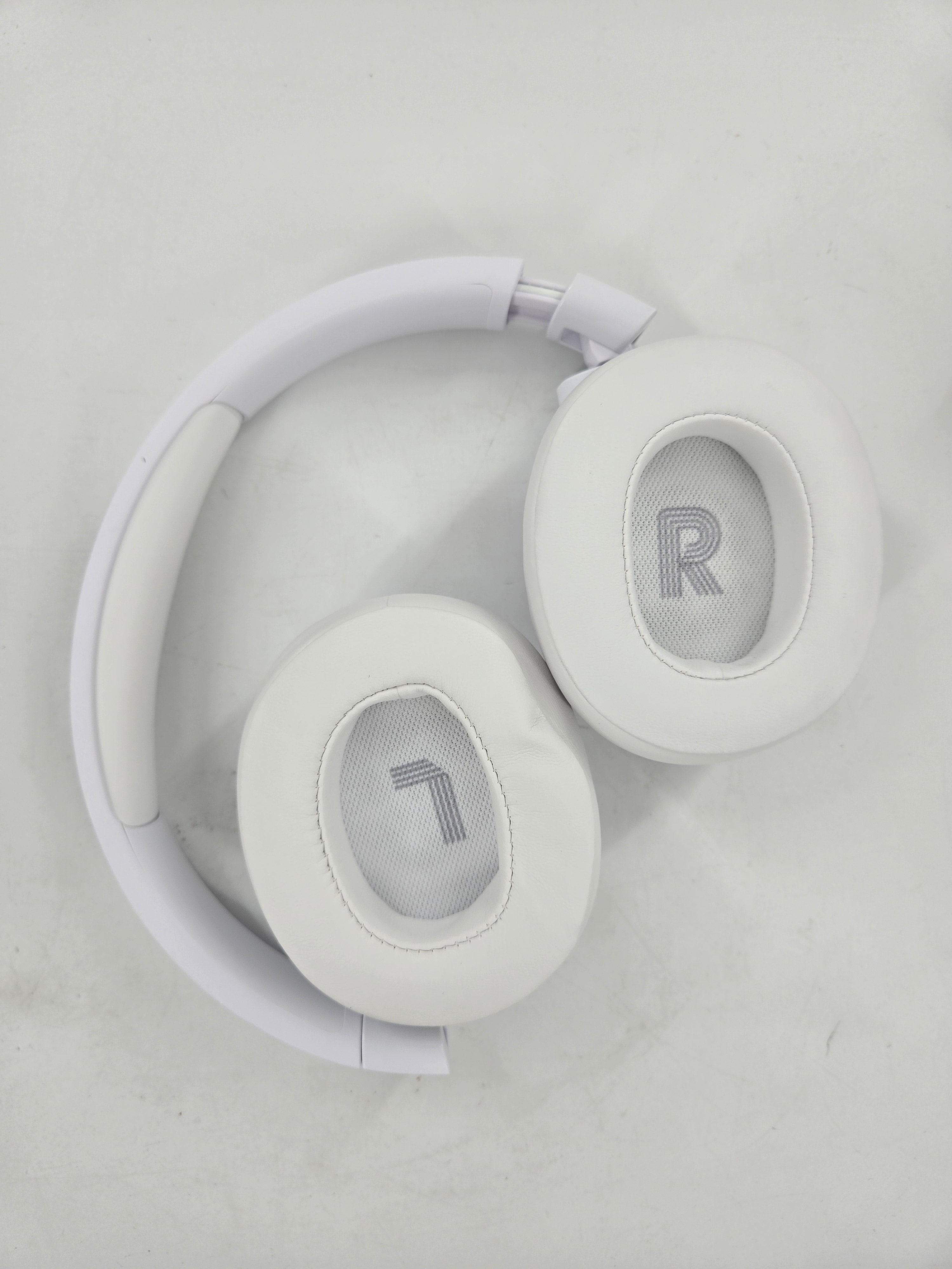 JBL Tune 770NC - Adaptive Noise Cancelling - Wireless Headphones in White