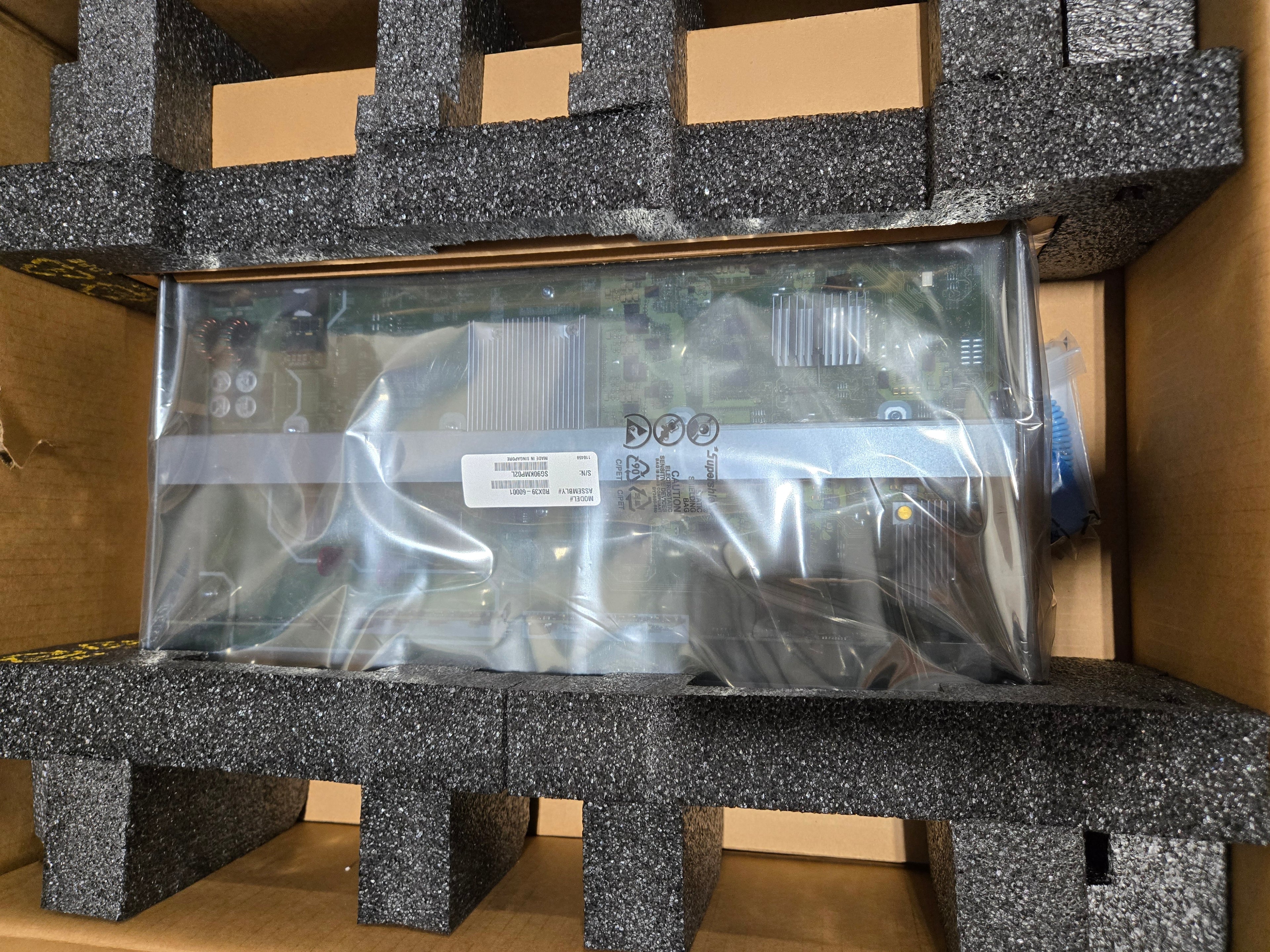 R0X39A HPE Aruba 6400 48-Port 1GbE Class 4 PoE 4-Port SFP56 Module
