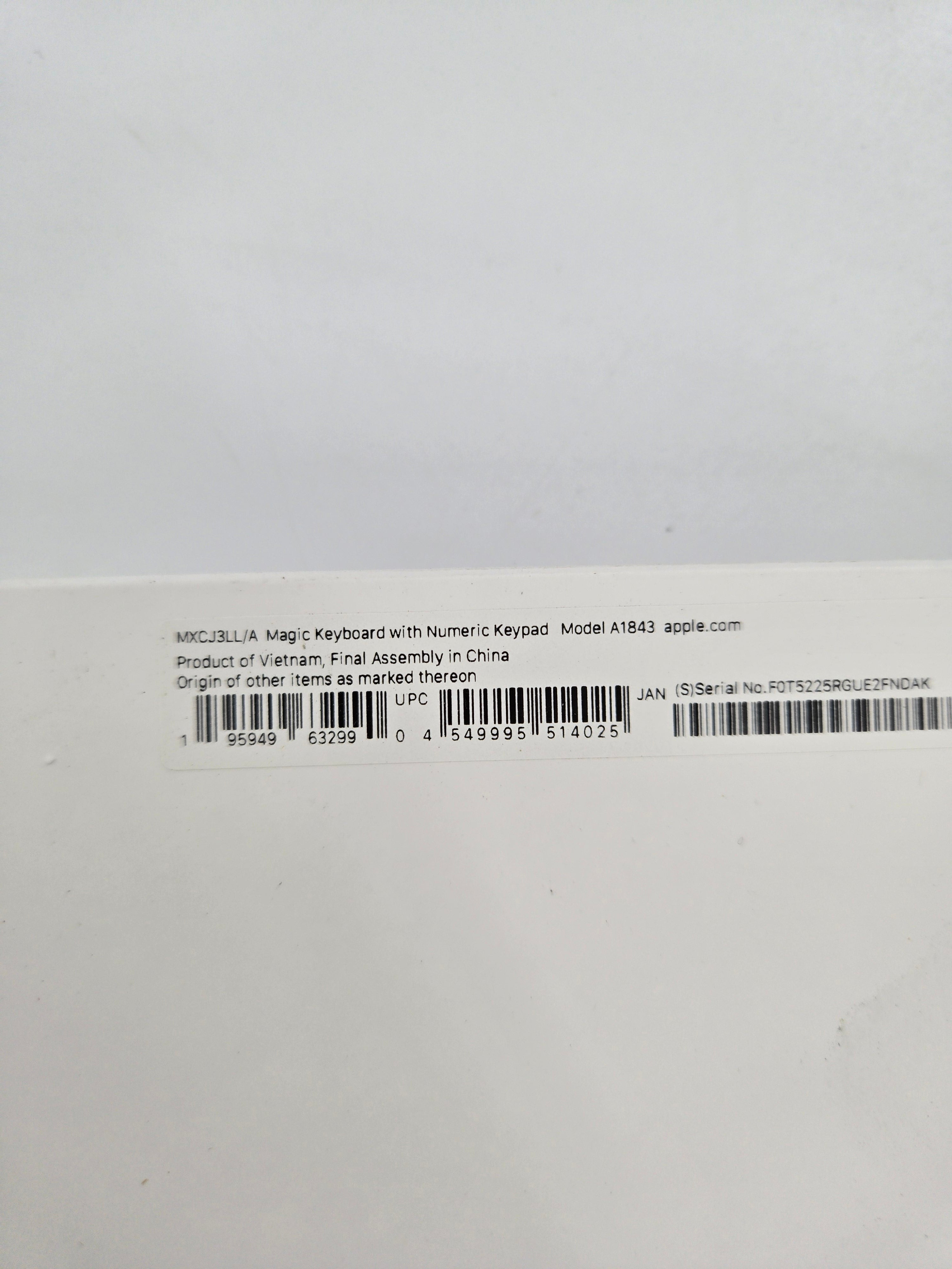 (NEW/SEALED) Apple Magic Keyboard A1843 with Numeric Keypad MQ052LL/A White